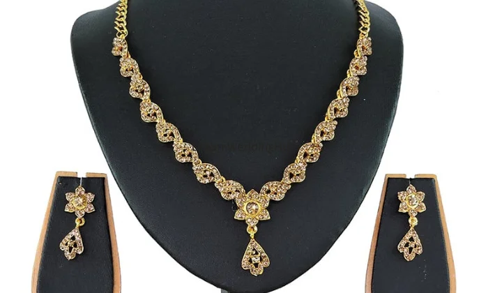 GOLDEN JEWELLERY HOUSE